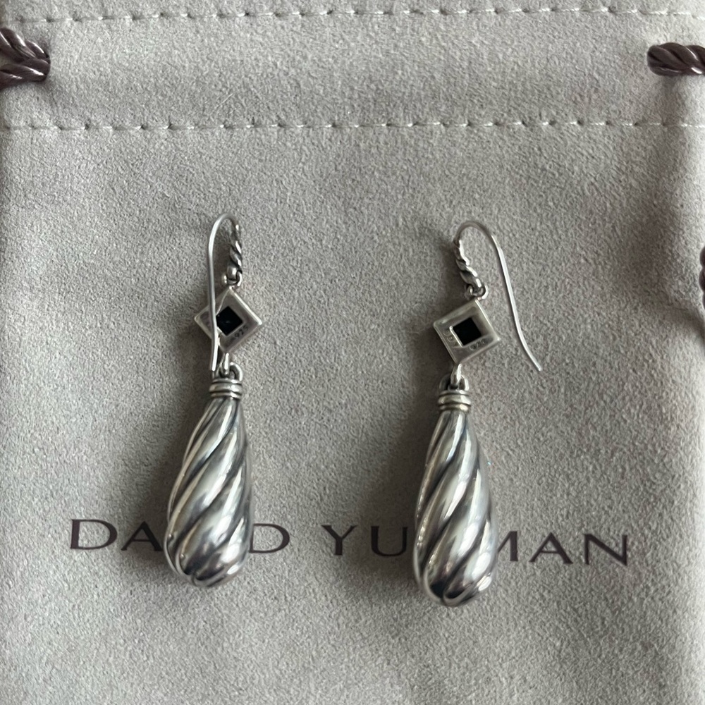 David Yurman Garnet silver drop earrings. - Picture 2 of 2